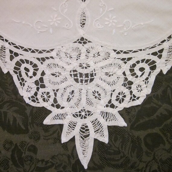 Vintage Battenburg Lace Tablecloth and Napkins by SimplySuzula