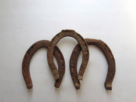 3 vintage horse shoes antique horse shoes by anythinggoeshere