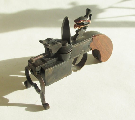 Vintage Dunhill Tinder Pistol table lighter 1940s