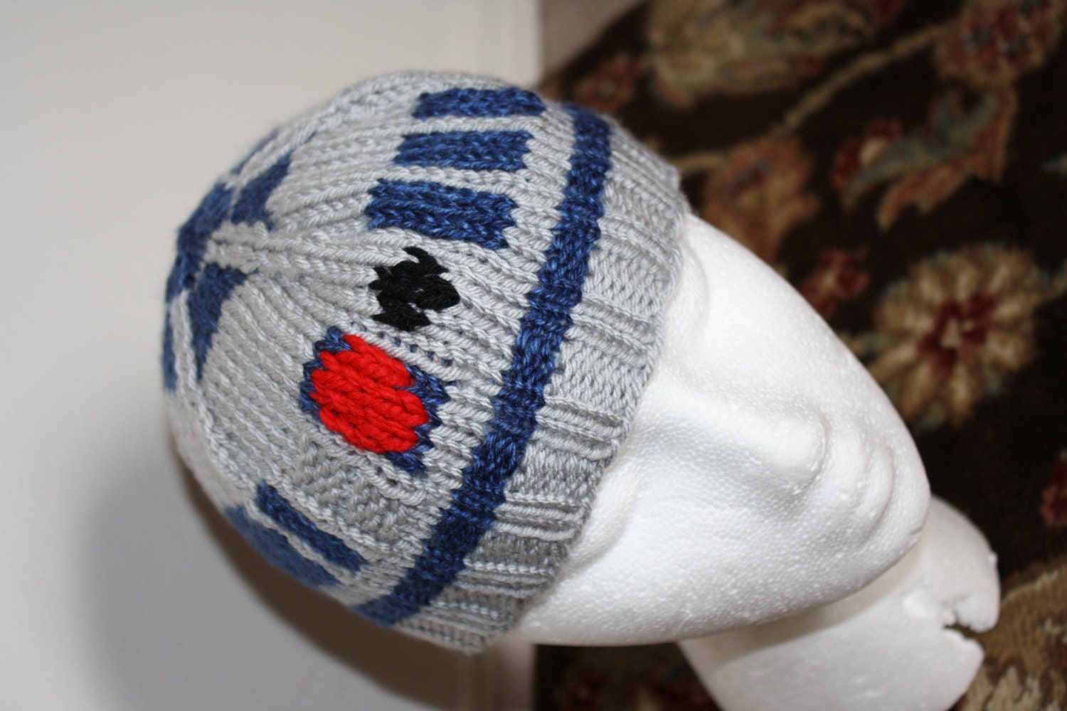 CUSTOM KNIT R2D2 Hat Star Wars Artoo Droid by KnittingMagistra