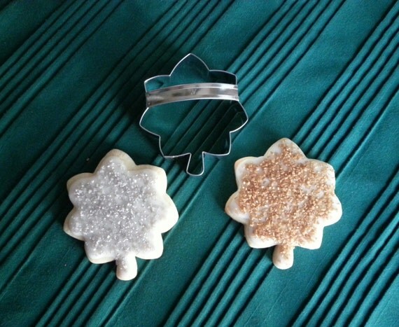 Military Oak Leaf 3 Inch Cookie Cutter With Handle by Tinworks