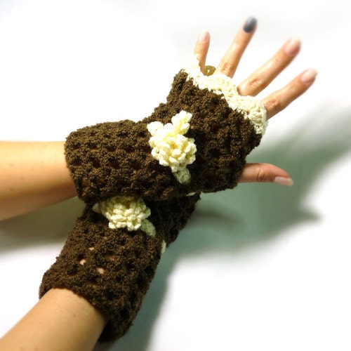 Brown Cream  Fingerless Mittens,Flowers Mittens, Crochet Mittens, brown crochet mittens, winter trends, Gift ,For Her - RadeckaArt