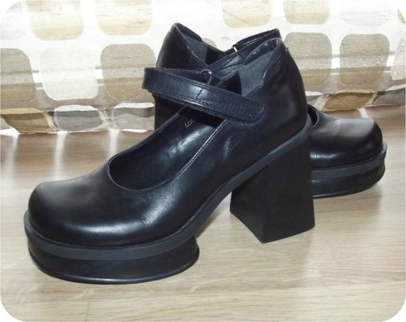 90s chunky platform heels