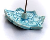 Lotus Incense stick holder in shades of white and turquoise - azulado
