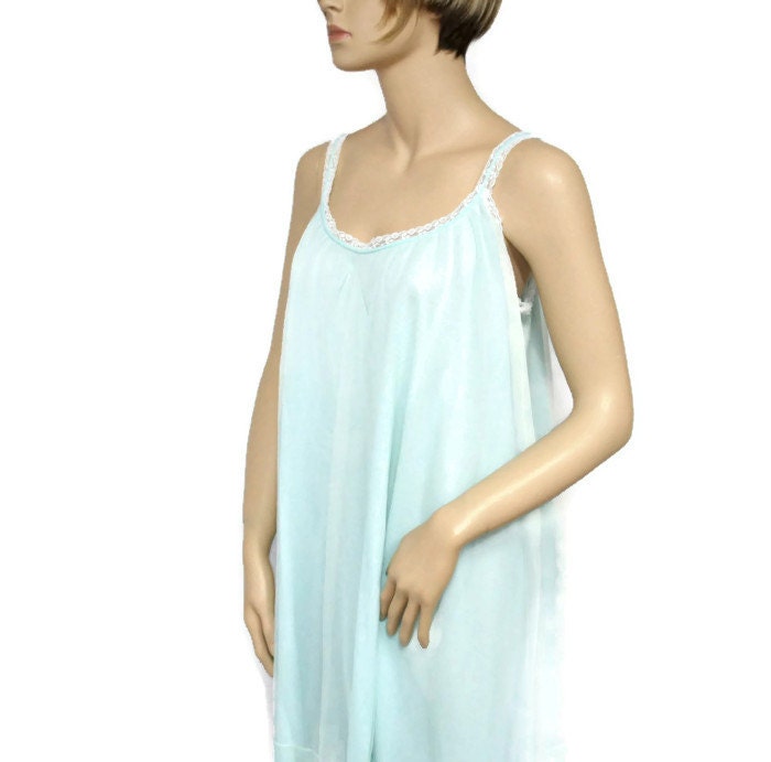 Vintage Aristocraft Nightgown Seafoam Size Medium Lingerie Lacy Short Nightie1960's Dainty Embroidered Nightie - VintageAgelessThings