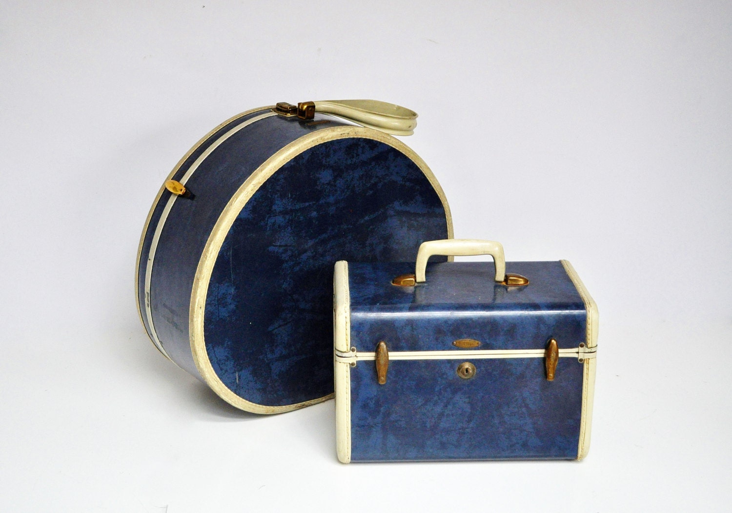 Round Samsonite Suitcase - Marbled Navy Blue - thewhitepepper