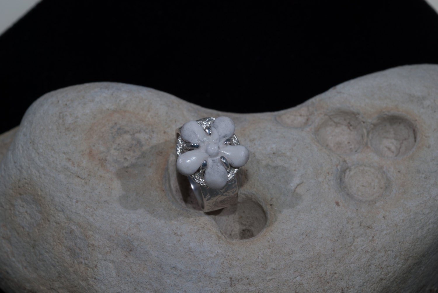 Signorelli-Mix Handcrafted Sterling Silver Daisy Ring