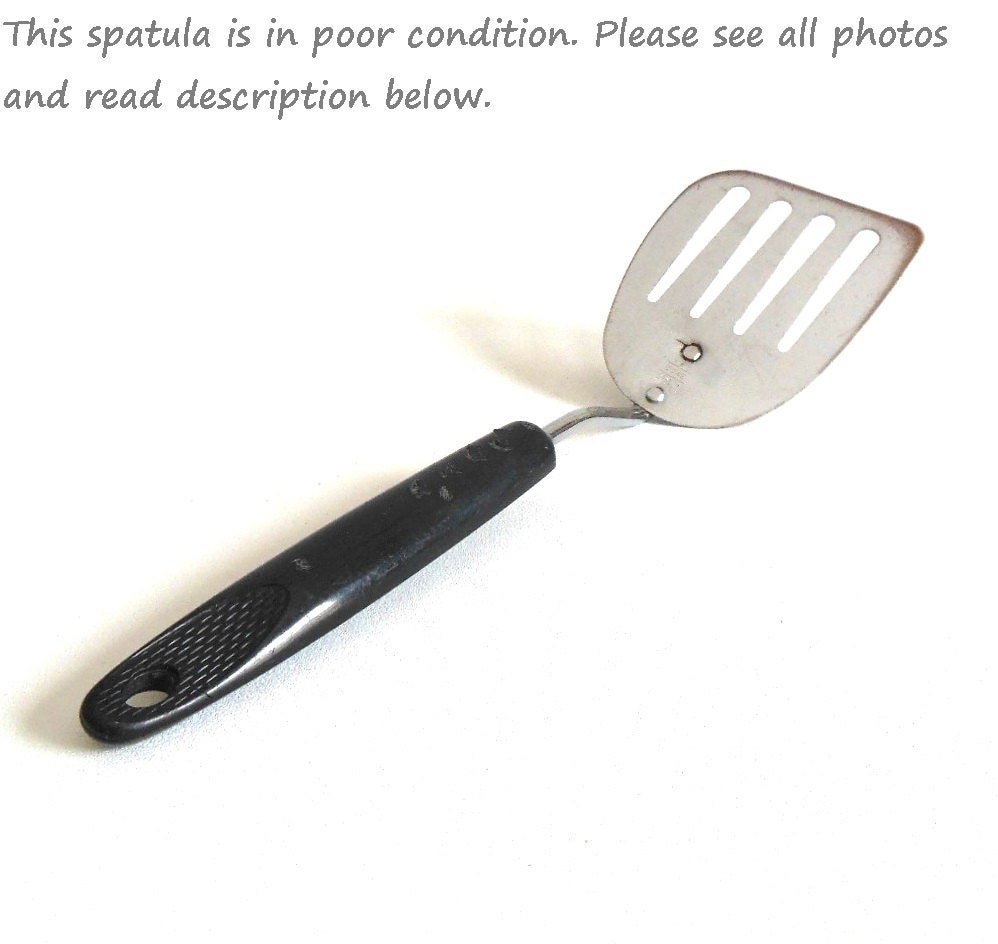 Ekco Small Angled Spatula Turner Vintage by LaurasLastDitch