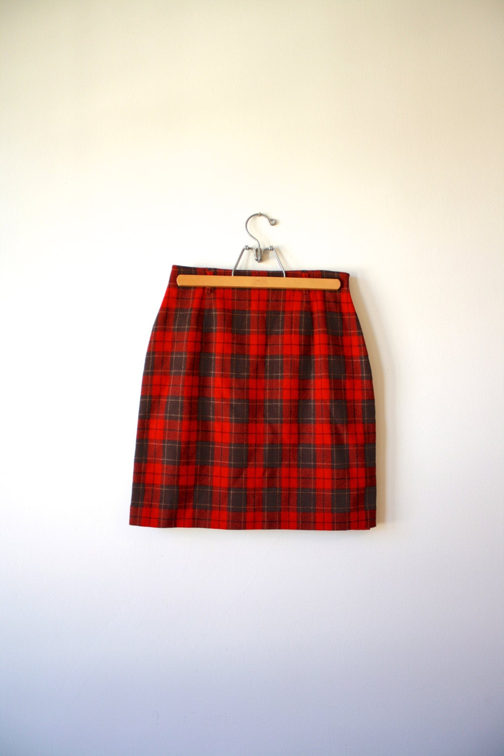 Red Plaid Lizsport 90s Knee Length Wool Skirt by flickaochpojke