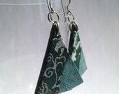 Triangle Green Hanji Paper Dangle Earrings OOAK Handmade Silver Flower Hypoallergenic hooks Lightweight - HanjiNaty
