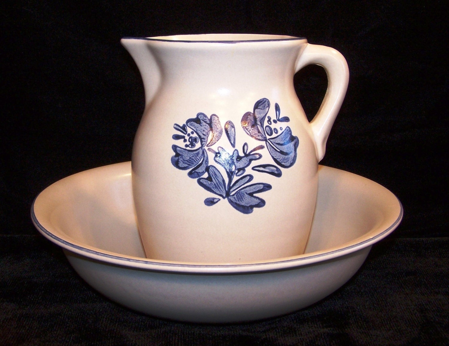 Pfaltzgraff Yorktowne Pitcher Basin Bowl Set