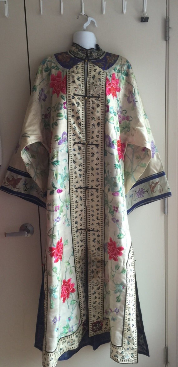 chinese embroidered robe