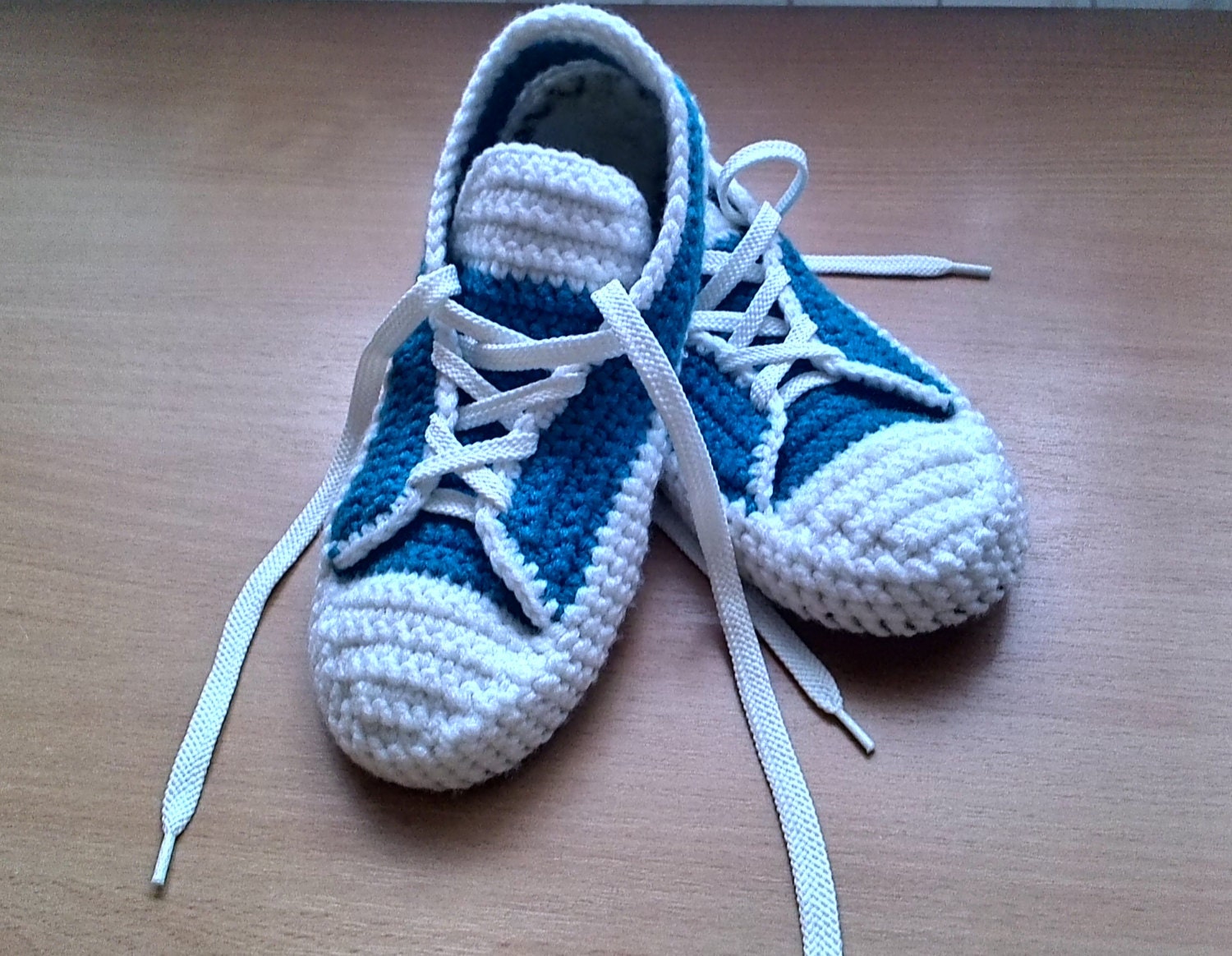 Converse slippers for adults