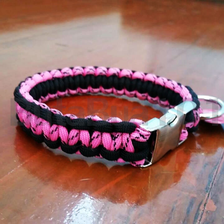 Custom made Paracord Dog Collar