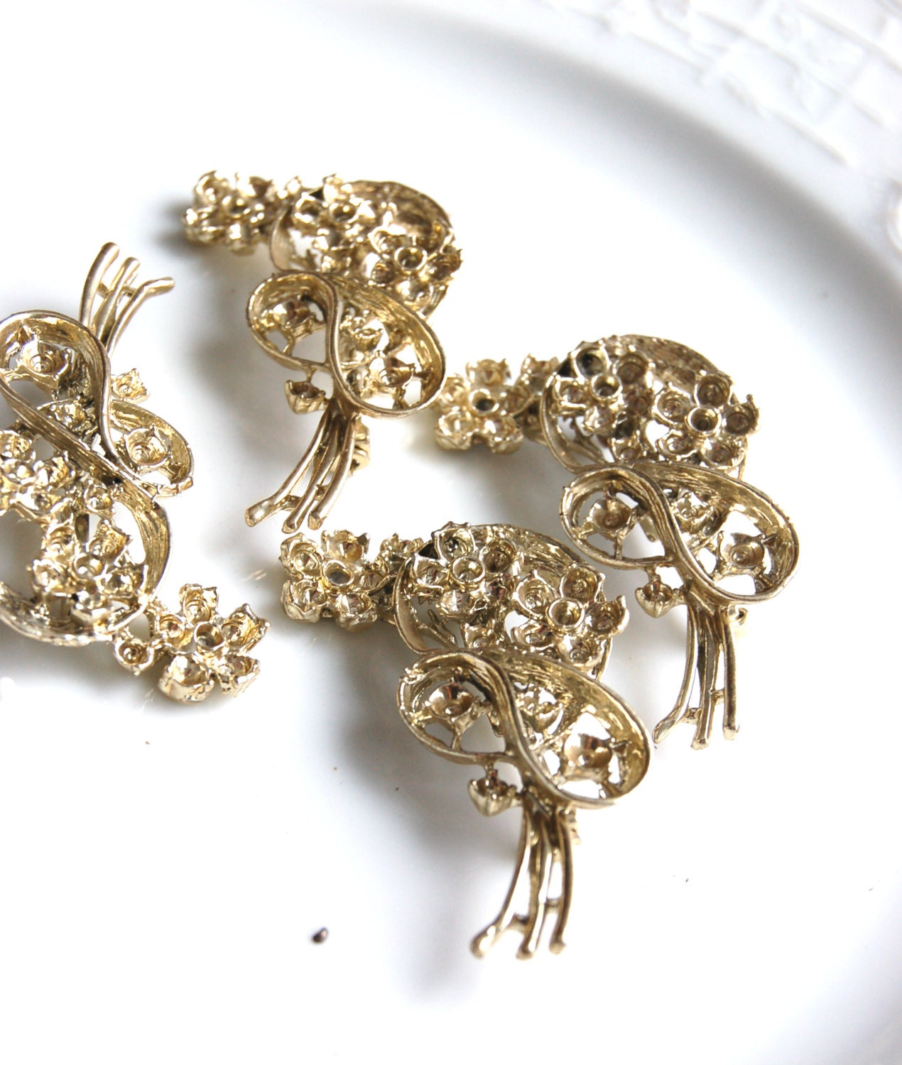 vintage flower bouquet brooches - 4 pcs