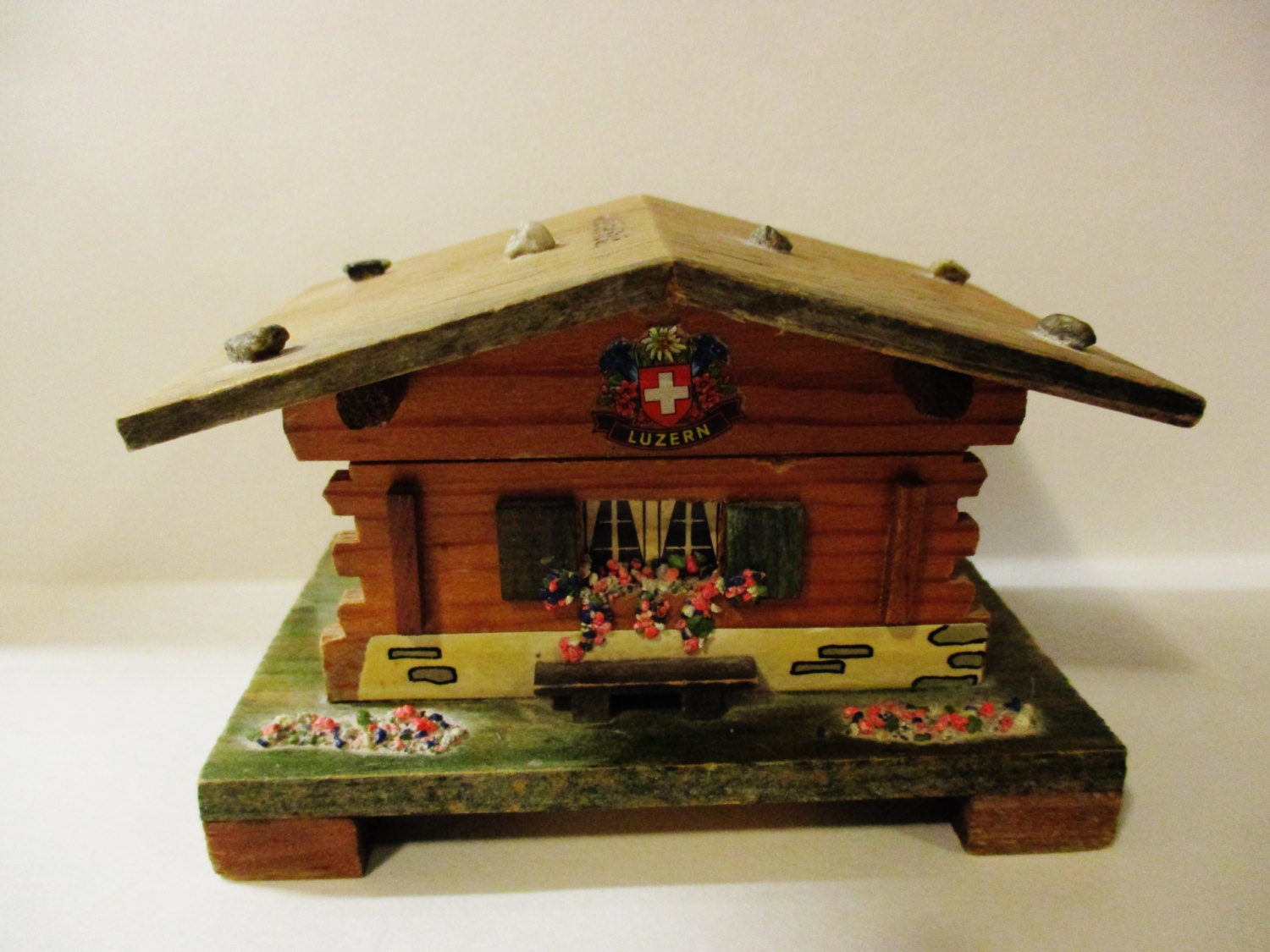 Working Vintage Lador Swiss Music Box Chalet Cabin Vo