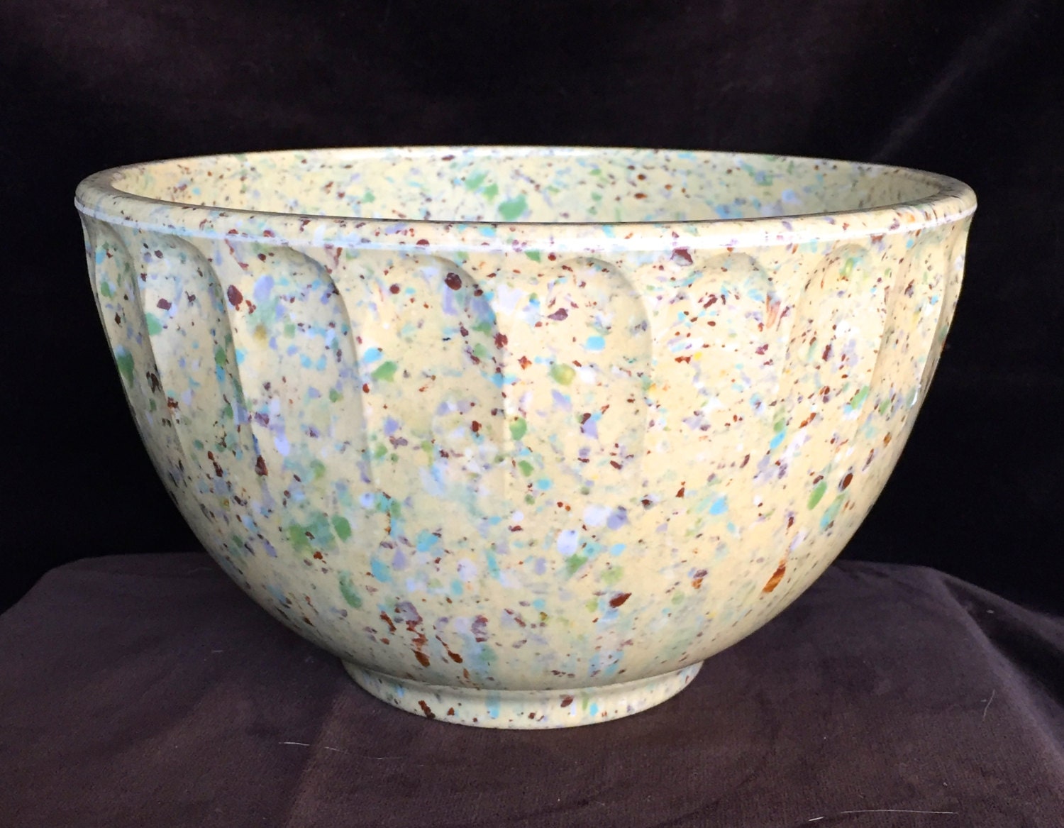 BOONTON WARE Confetti Splatter Ware Mixing Bowl 1 1 2 QUARTS