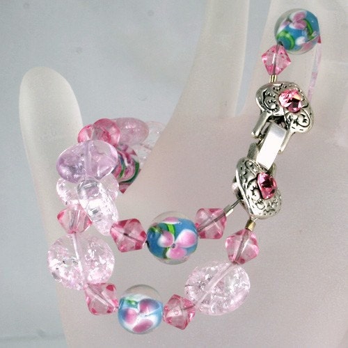 Pink Innocence - Handmade pink glass bracelet