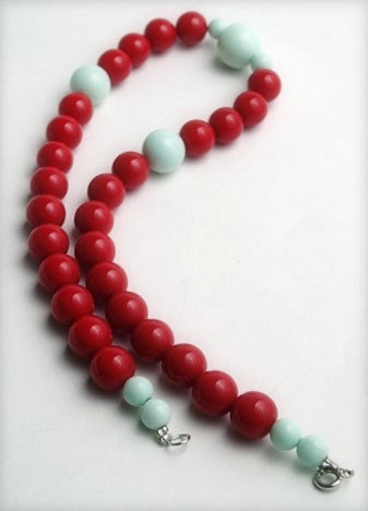 1960s Red and Mint Beaded Necklace - FREE SHIPPING