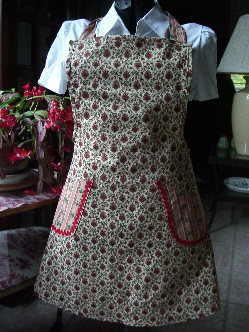 Christmas Apron Retro Style Country Calico Cotton Print
