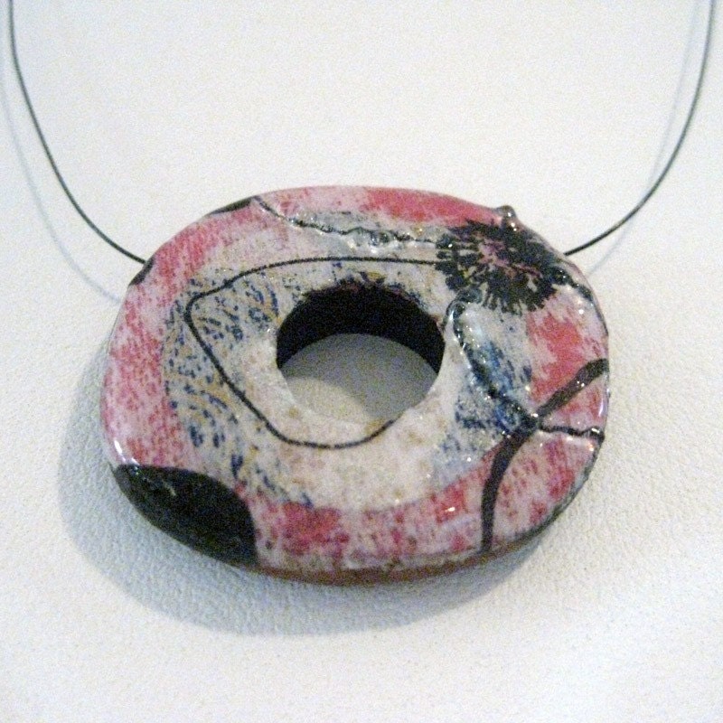 Wa Necklace - Dark Pink