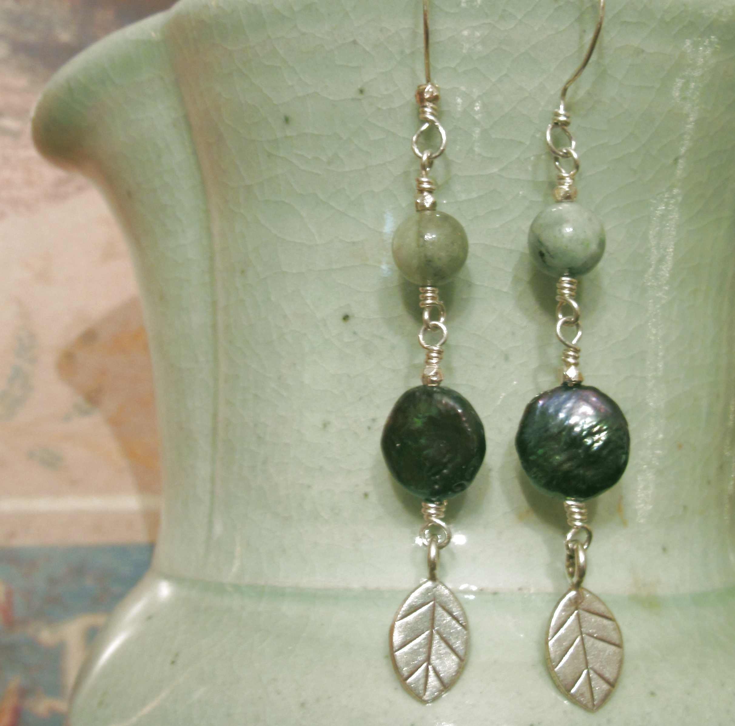 GO GREEN Jade and Pearl Earrings