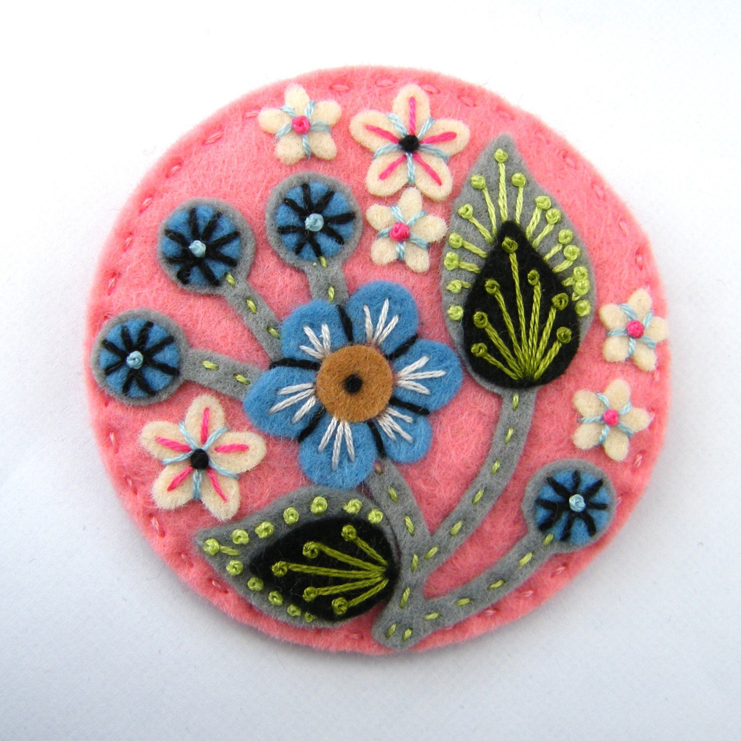 BLOSSOM FELT BROOCH PIN WITH FREEFORM EMBROIDERY