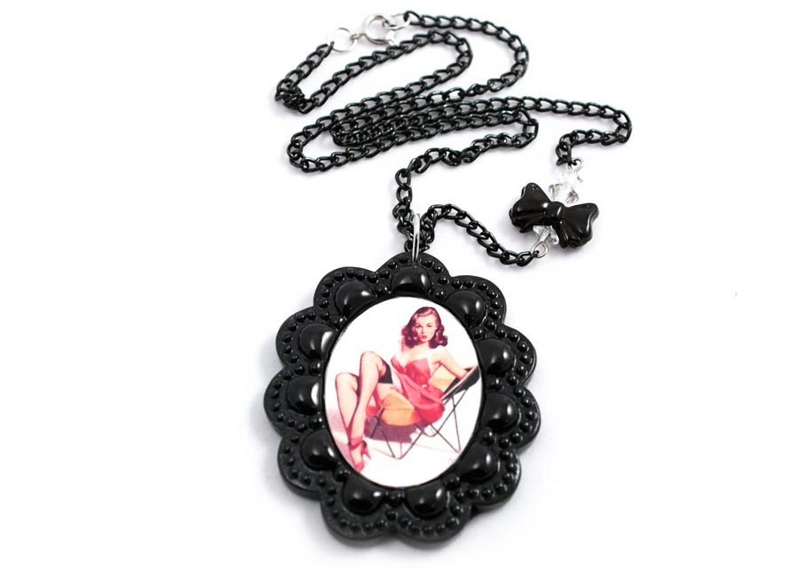 SALE Elvgren Pinup Cameo Resin Necklace