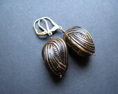 Vintage Lucite Earrings--Knotty