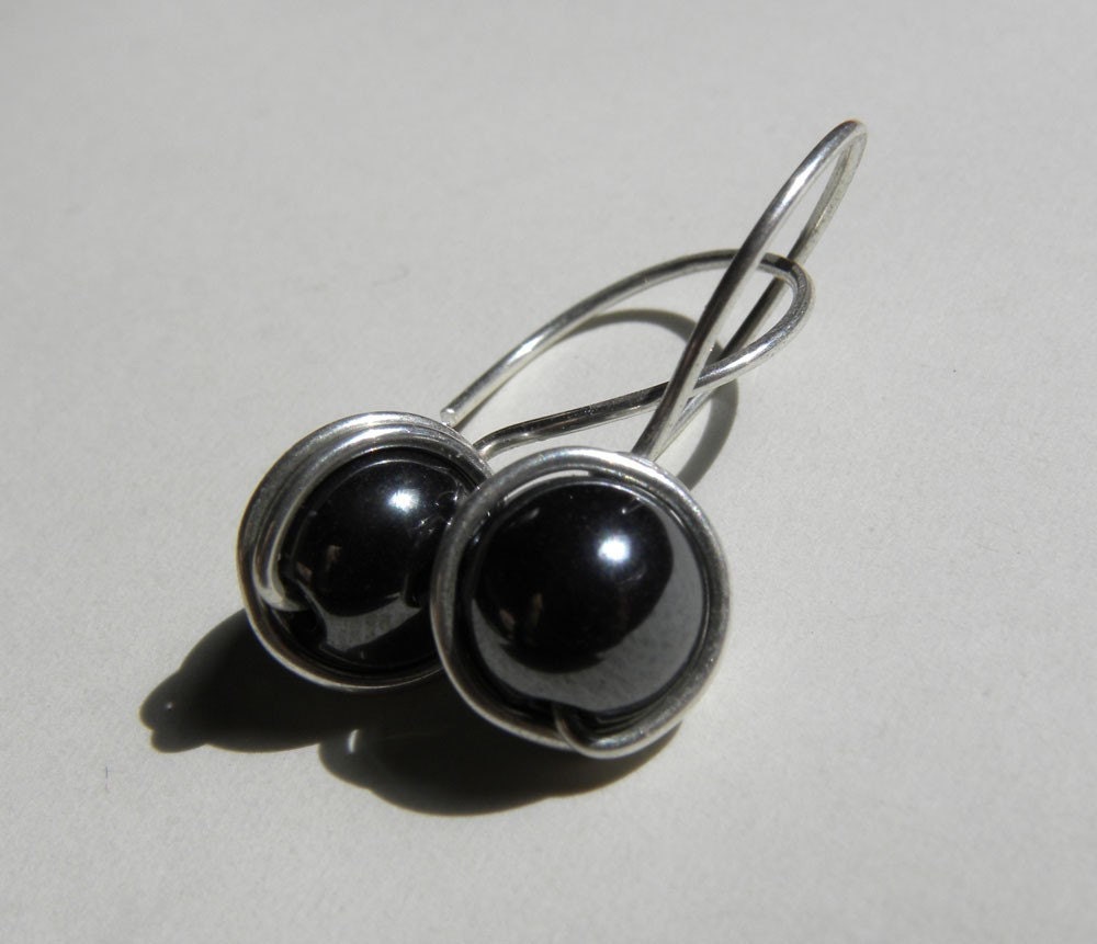 Shiny hematite drop earrings in sterling silver - free shipping - by KeyElement