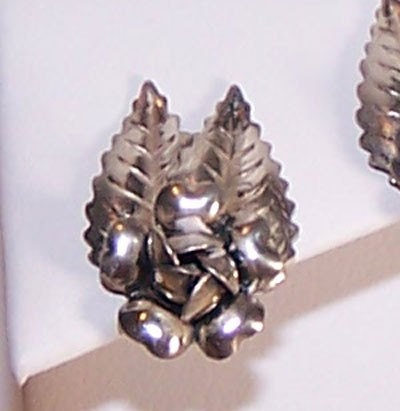 Vintage Sterling Silver Southwestern Rose Leaf Earrings