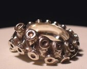 Size 4 - 7  Tentacle Ring