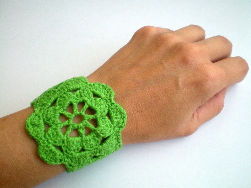 Green Crochet Lace Cuff, Wrist Band Spring Summer,Garden Woodland