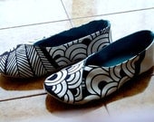 Women kimono room shoes size 8