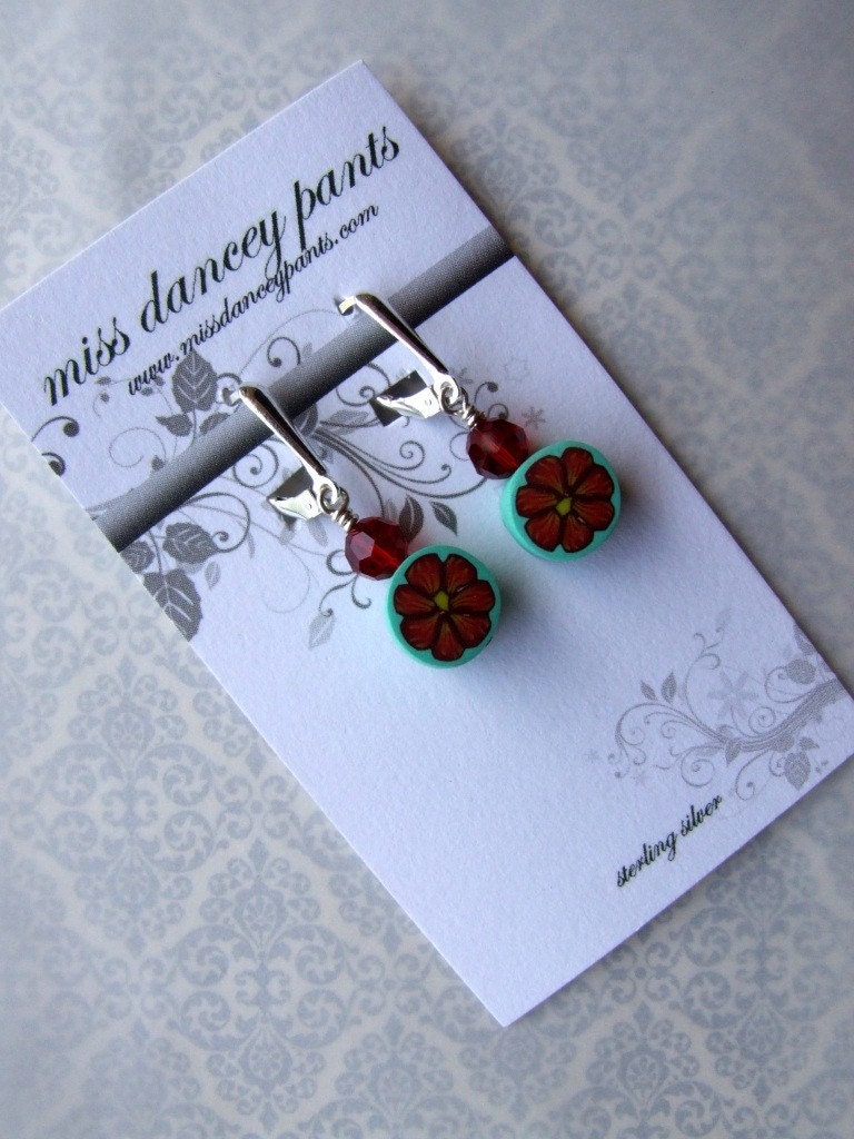 Red Daisy Short Dangle Earrings