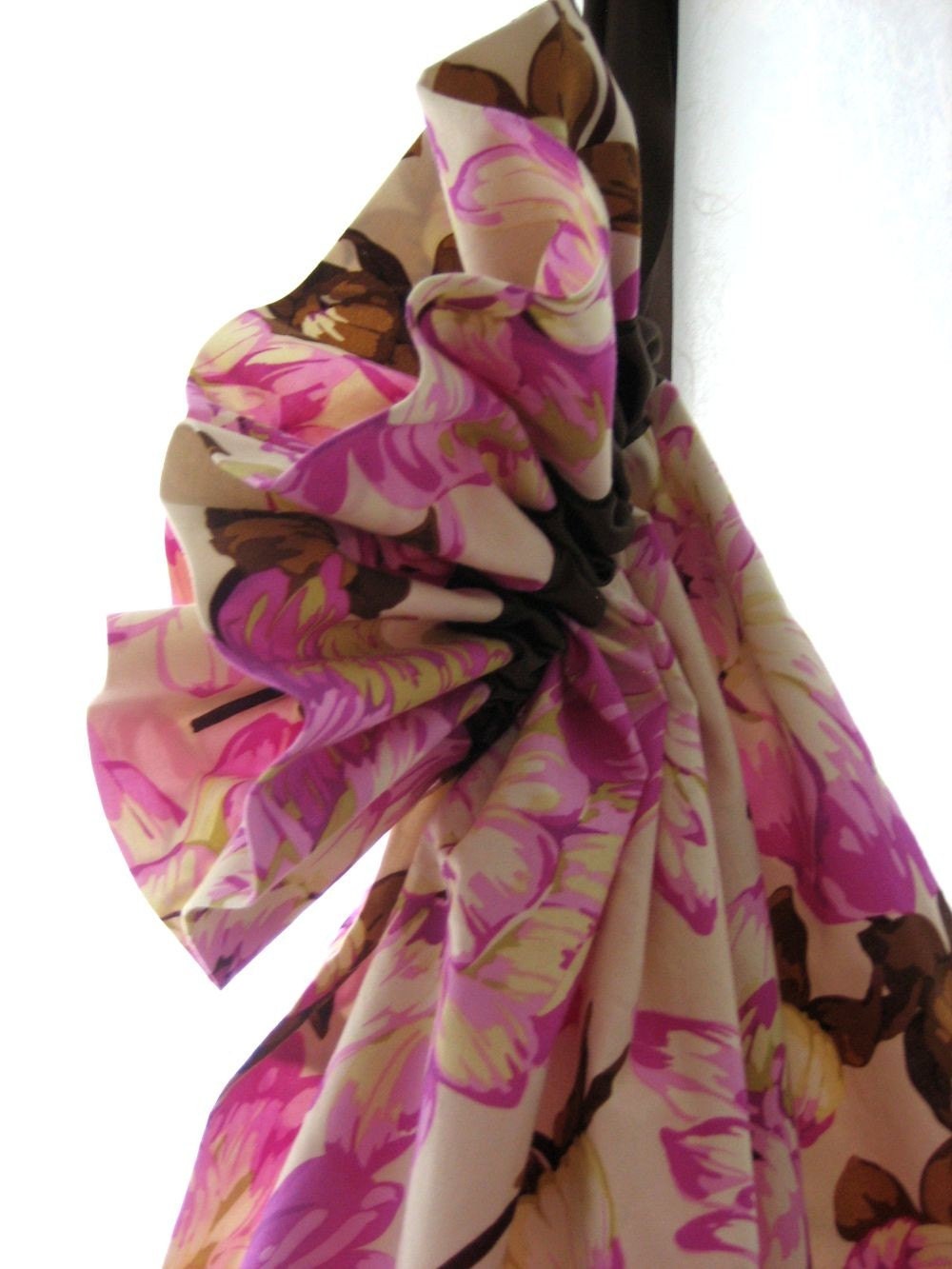 Dahlia Garden Holiday Laundry Bag, reserved