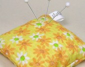 Emery Pincushion  / Pin Cushion - Keeps Pins Sharp - White Orange Daisies