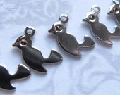 Vintage Rhodium Plated Bird Charms (16X) (M559)