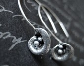 dainty flowers - sterling silver earrings