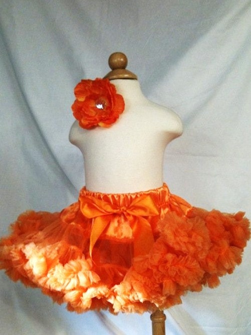 Ready to ship Orange Pettiskirt sz 2 to 4yrs old with free matching flower clip