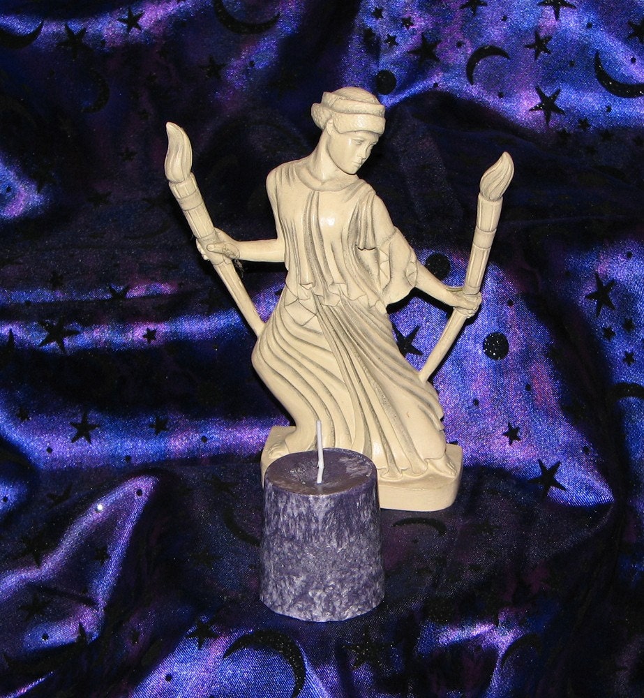 Goddess Spell Candle - Crone of the Dark Moon