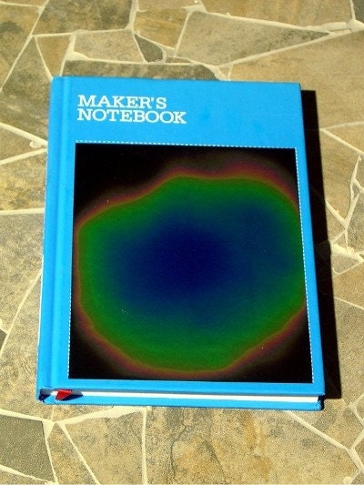 Heat-sensitive, color-changing (thermochromic) notebook