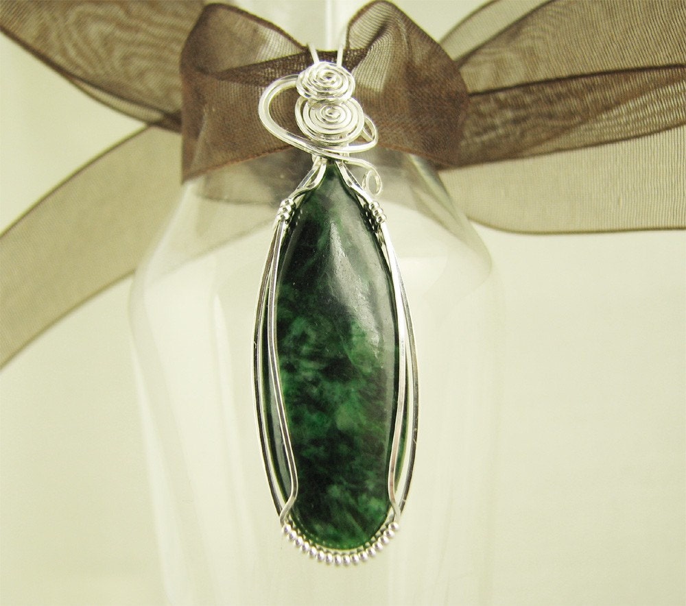Maw-Sit-Sit Wire Wrapped Cabochon Pendant