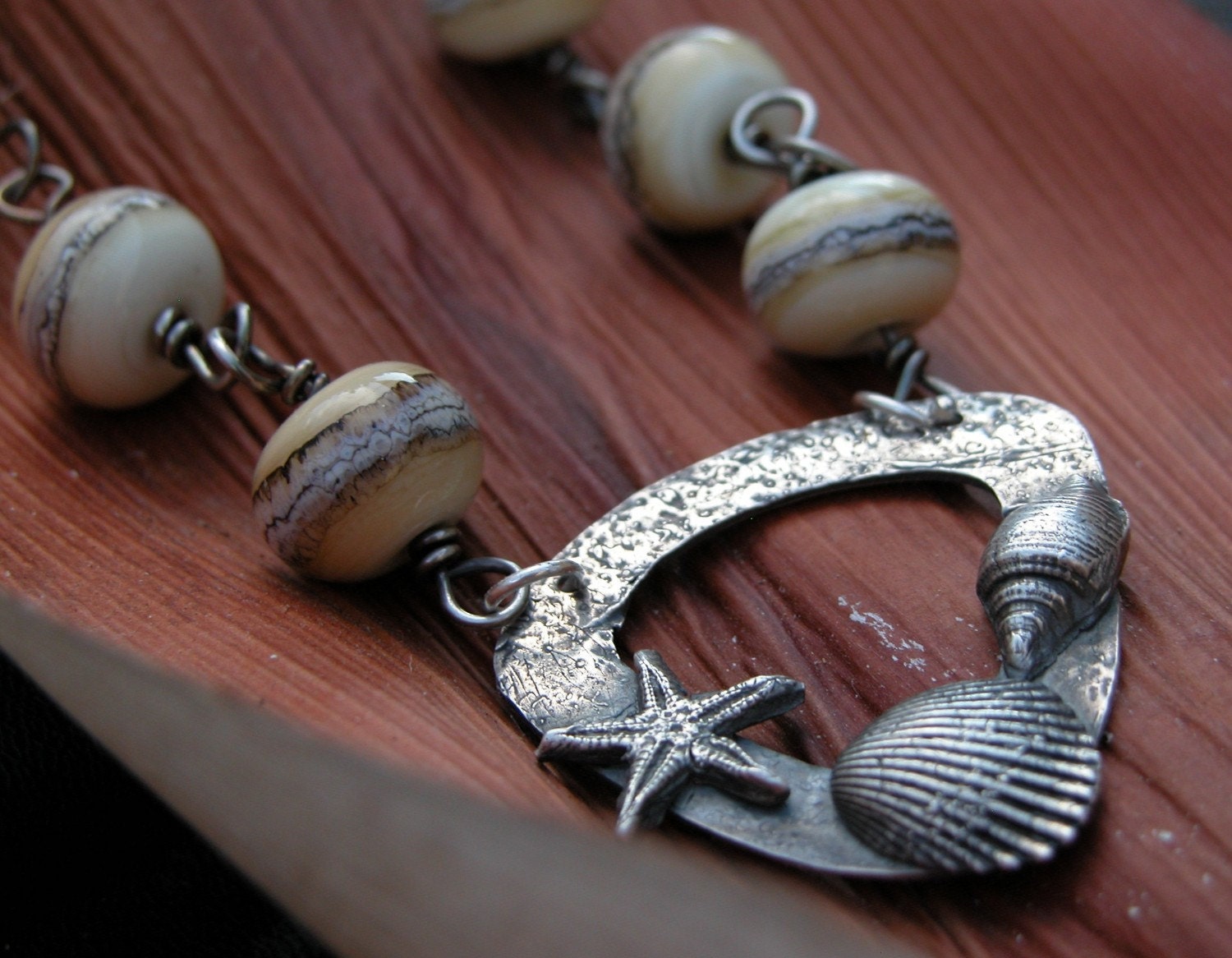 fine silver sea shell wreath lampwork beads