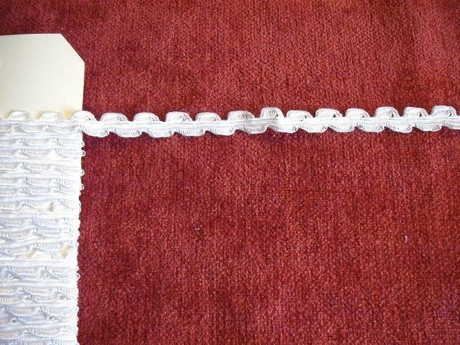Vintage Trim - White -  10 foot Skein - 1WT