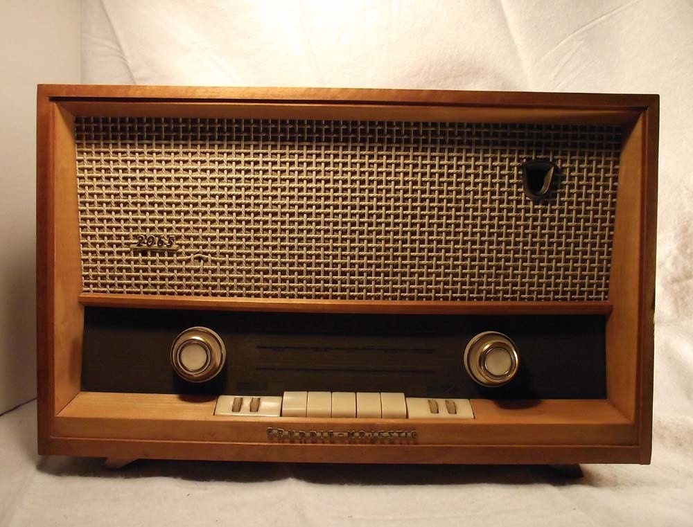Grundig Majestic 2065 Tube Radio c 1950s