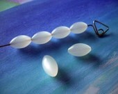 5 Vintage Moonglow Lucite Beads White Shimmer Ovals Elongated