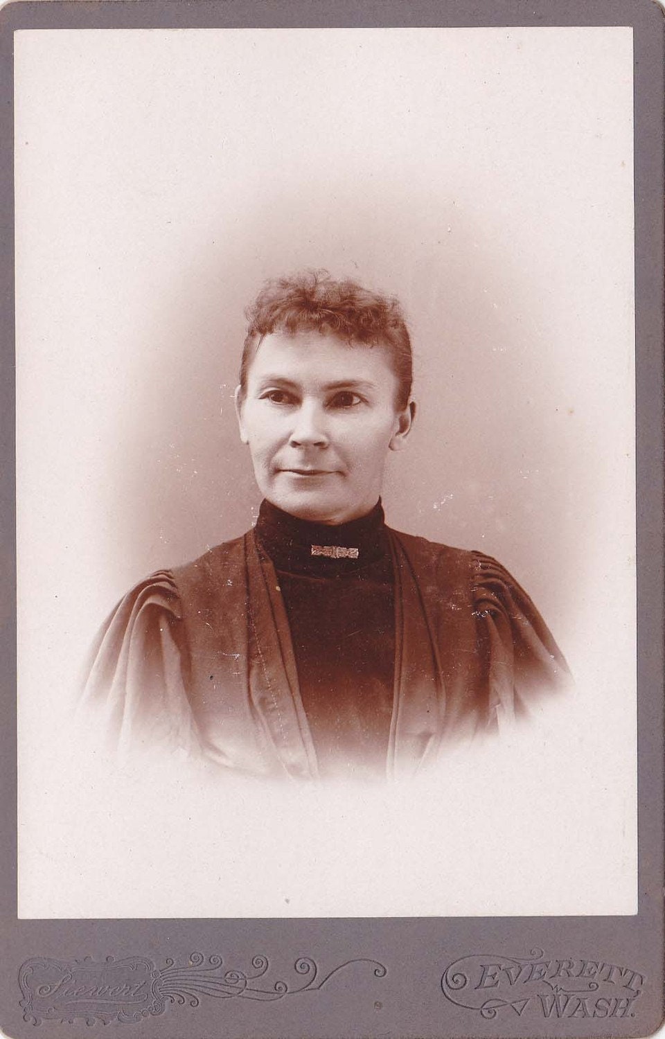 Wonderful Antique Cabinet Card from the Late 1800s-149
