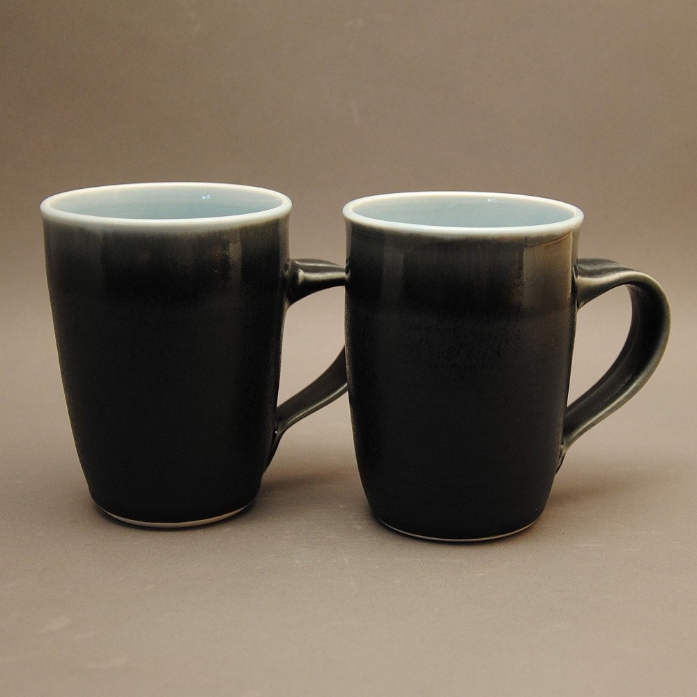 Pair of Porcelain Mugs - Classic Collection