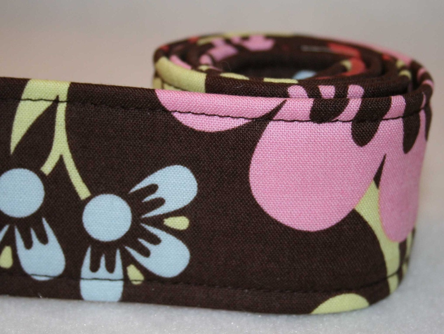 Camera strap, quick release option - Floating Flowers